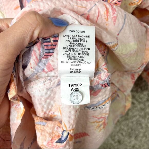Foxcroft Top Women’s 8 Tamara Pink Strawberry Paradise Roll Tab Seersucker NWT - Picture 7 of 7
